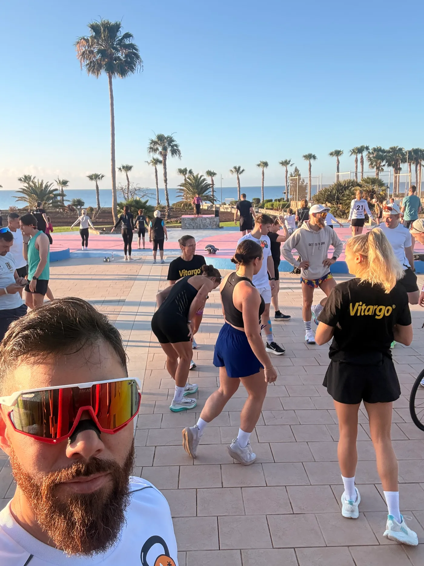 Warm-up all’alba fronte oceano